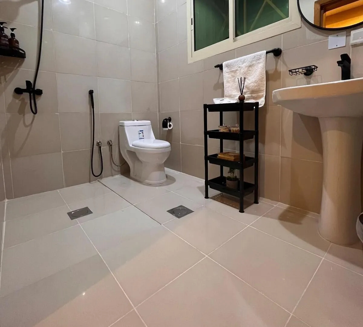 Studio With A Private Entrance That Can And Smells 1Q Riyadh Apartment