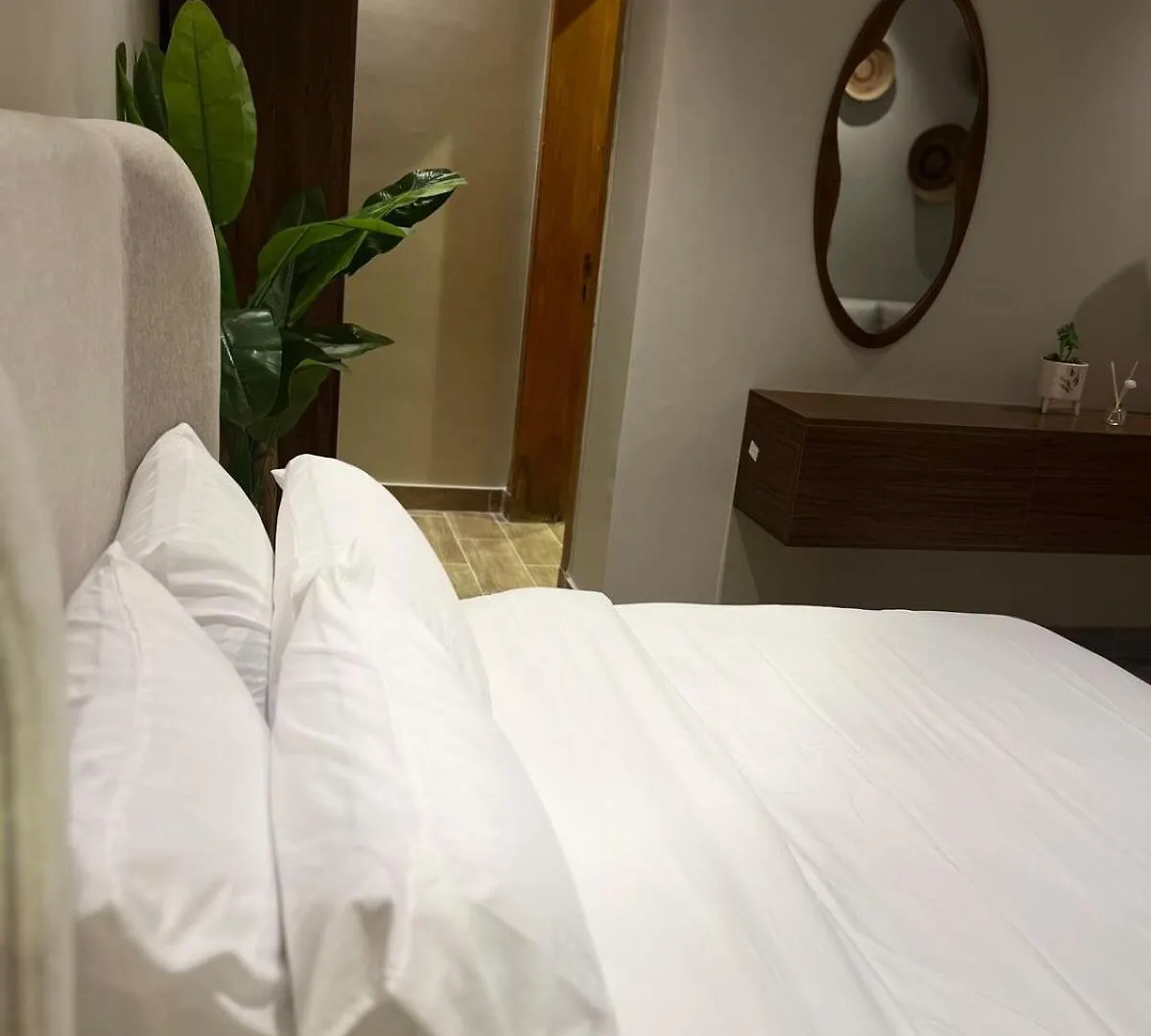 Studio With A Private Entrance That Can And Smells 1Q Riyadh Apartment
