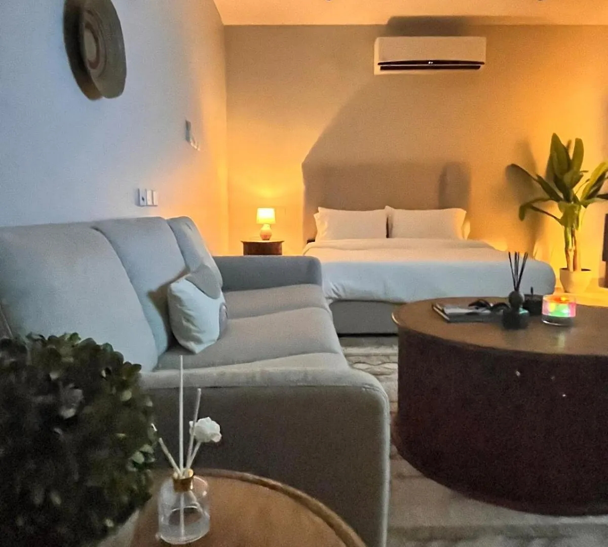 Studio With A Private Entrance That Can And Smells 1Q Riyadh Saudi Arabia